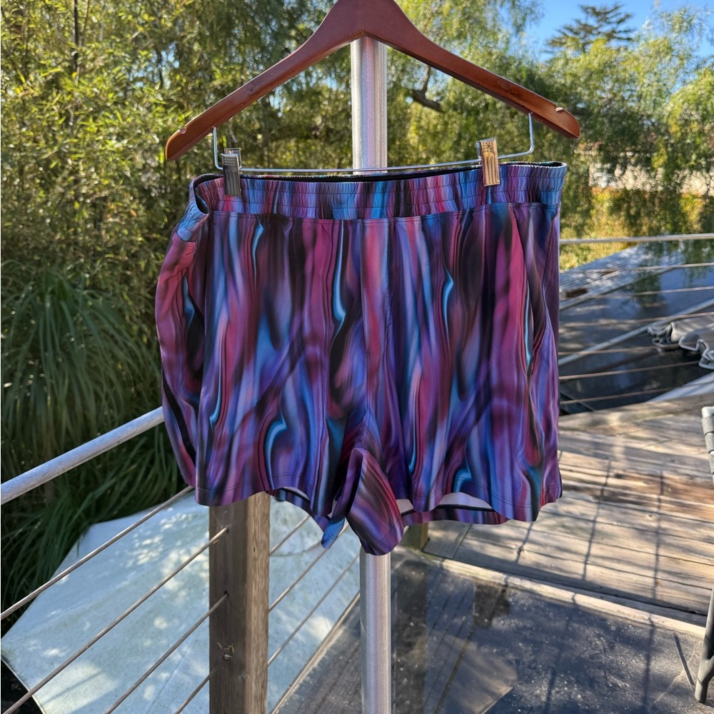 Men’s Lululemon athletic shorts - Size XXL